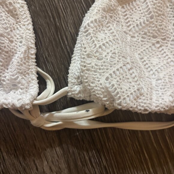 Wussio white crochet-style bikini top Size M - Picture 2 of 4